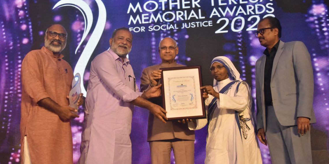 F_3vn-6bIAAXBlM-1140x570