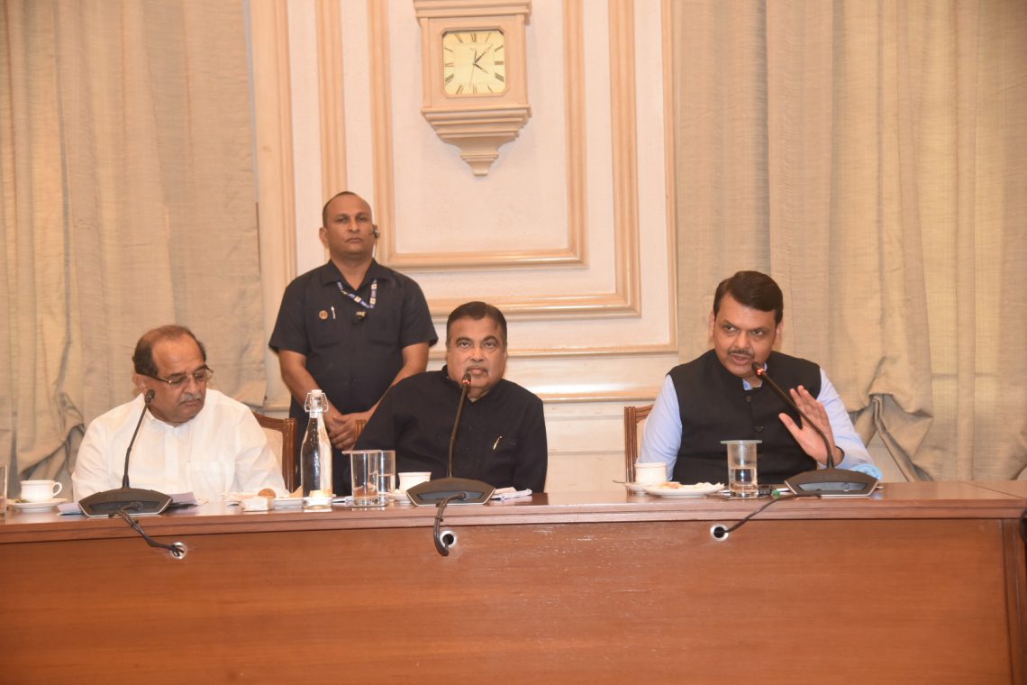 मा-उपमुख्यमंत्री-व-केंद्रीयमंत्री-नितीन-गडकरी-यांच्या-उपस्थितीत-बैठक-2-1140x760