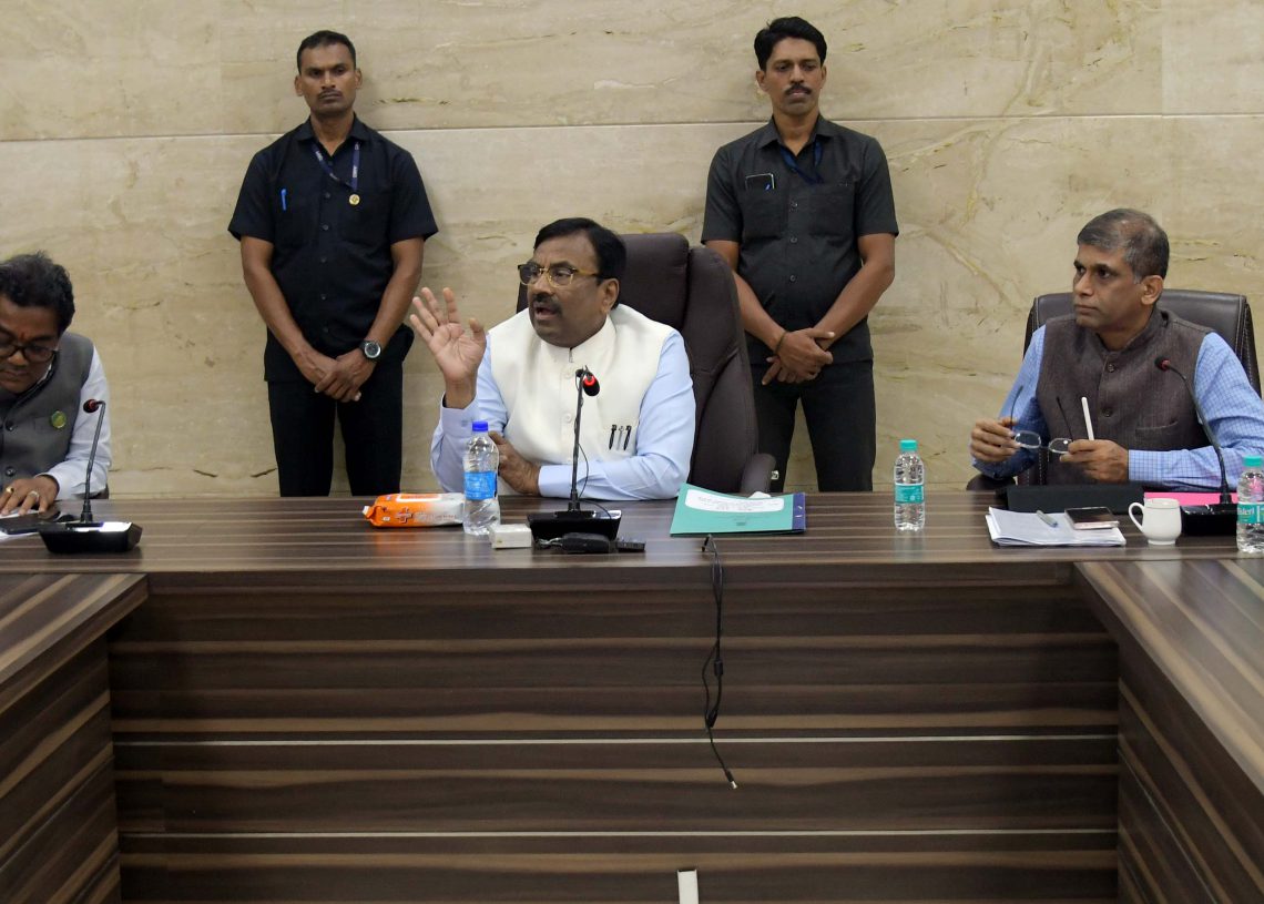 munganttiwar-meet1-1140x815