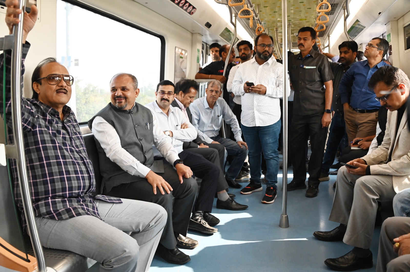 उपमुख्यमंत्री-अजित-पवार-यांनी-केली-मेट्रो-सफारी-3