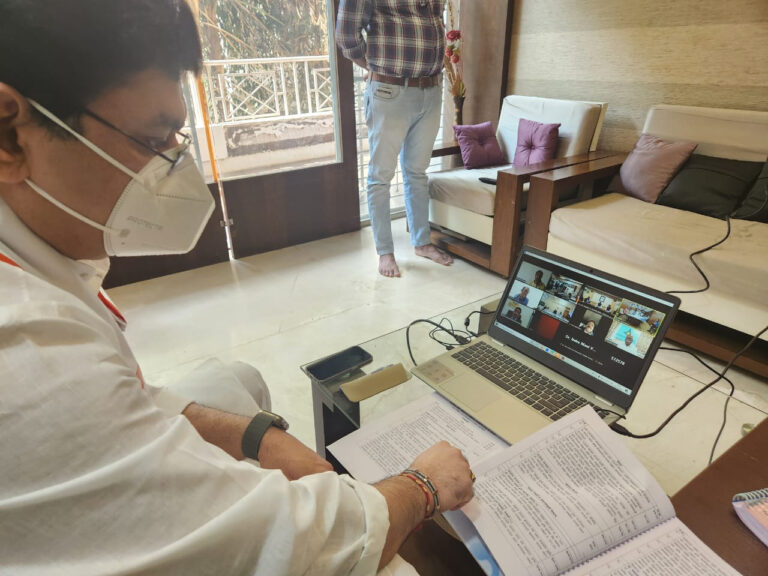 मंत्री-धनंजय-मुडे-बैठक-1