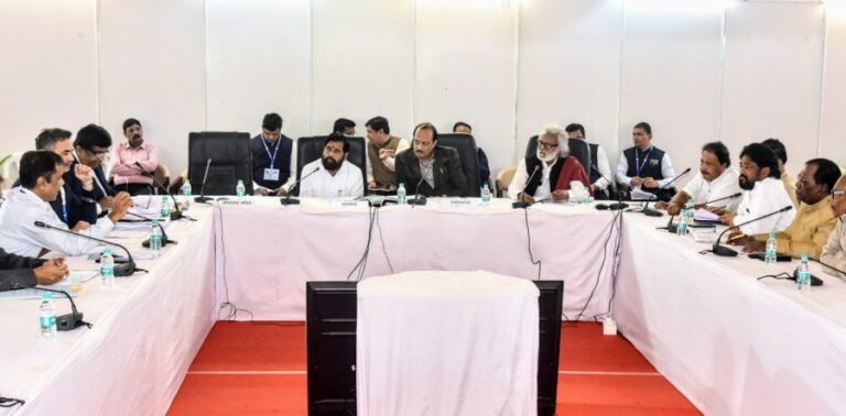 माजी-आमदारांची-बैठक-.-1140x444