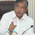 chandrakant-patil pointing finger