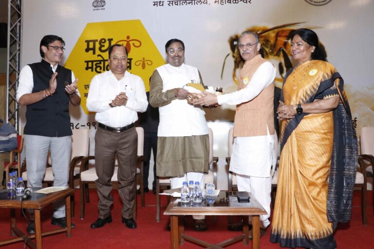 मध-महोत्सवाचे-थाटात-उद्घाटन-2-1140x760