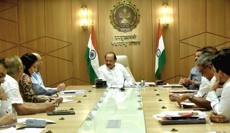 मुरुड-जवळील-पद्मदुर्ग-किल्ल्याच्या-पर्यटन-विकास-आराखडा-संदर्भात-बैठक-1-1140x657