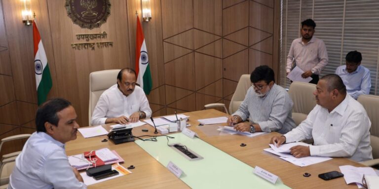 बारामती-औद्योगिक-वसाहत-संघटनेच्या-मागण्यांसंदर्भात-बैठक-1-1140x570