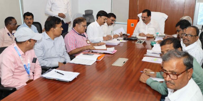 मदत-व-पुनर्वसन-आपत्ती-व्यवस्थापन-मंत्री-अनिल-पाटील-यांच्या-अध्यक्षतेखाली-बैठक-2-1140x570