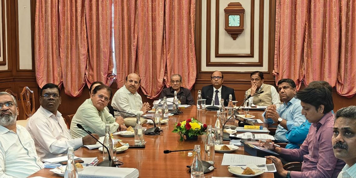 मराठा-आरक्षण-सल्लागार-समितीची-बैठक-1140x570