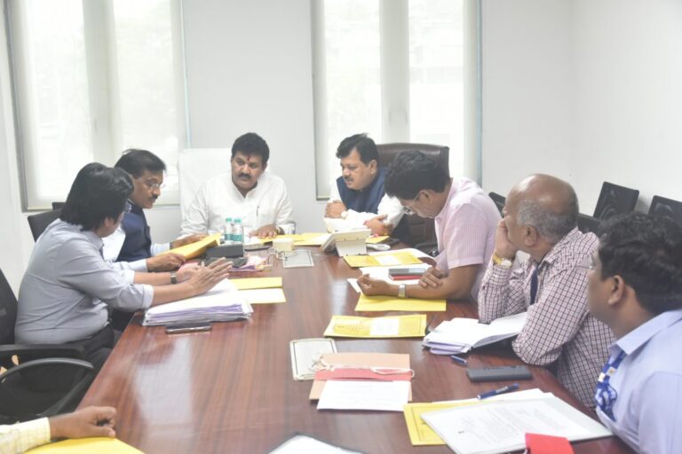 कोतवाल-ता.-पोलादपूर-लघु-पाटबंधारे-योजनेबाबत-आढावा-बैठक-2-1140x760