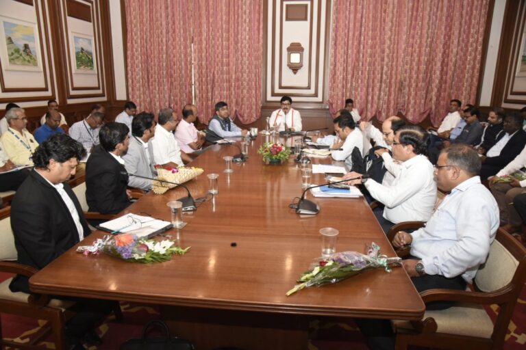 सोयाबीन-प्रक्रियादारांची-गोलमेज-परिषद-संपन्न-2-1140x760