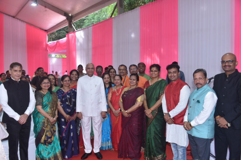 बृहन्मुंबई-महानगरपालिकेतर्फे-महाराष्ट्र-दिन-साजरा-1