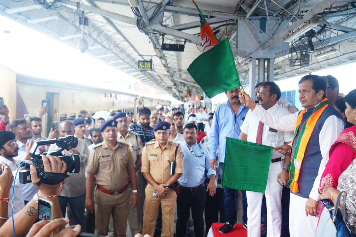 539502840_1325452498951223_6190684588465366626_n