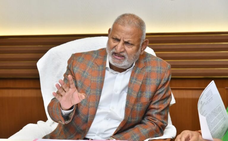 Manikrao Kokate Hand