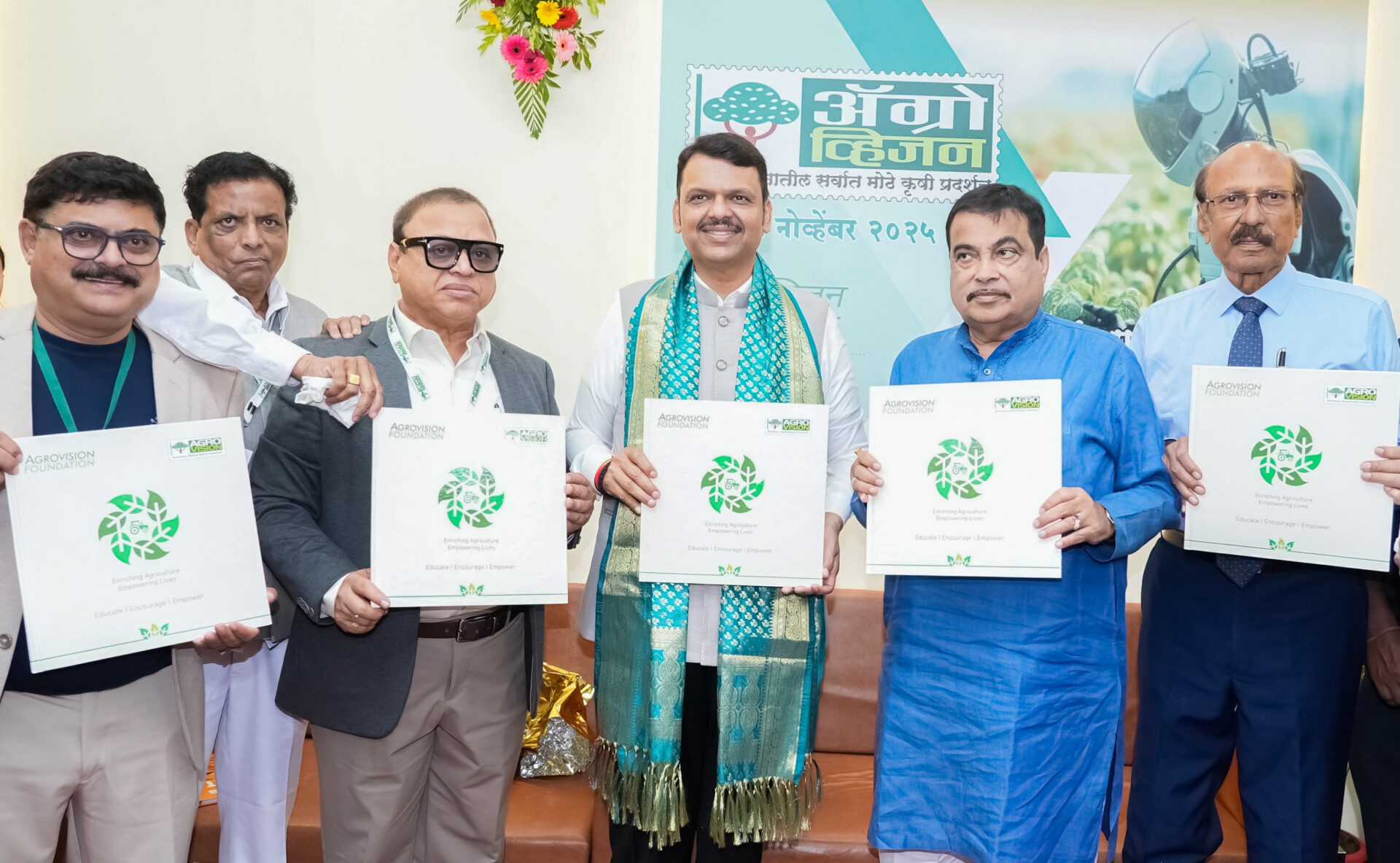 G6cIzXYagAAboEz-1920x1184