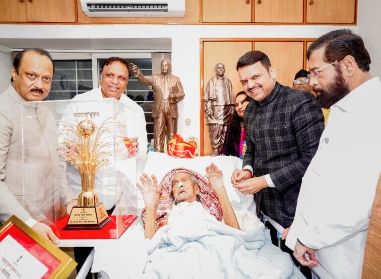 maharashtra-bhushan-puraskar5-1024x751