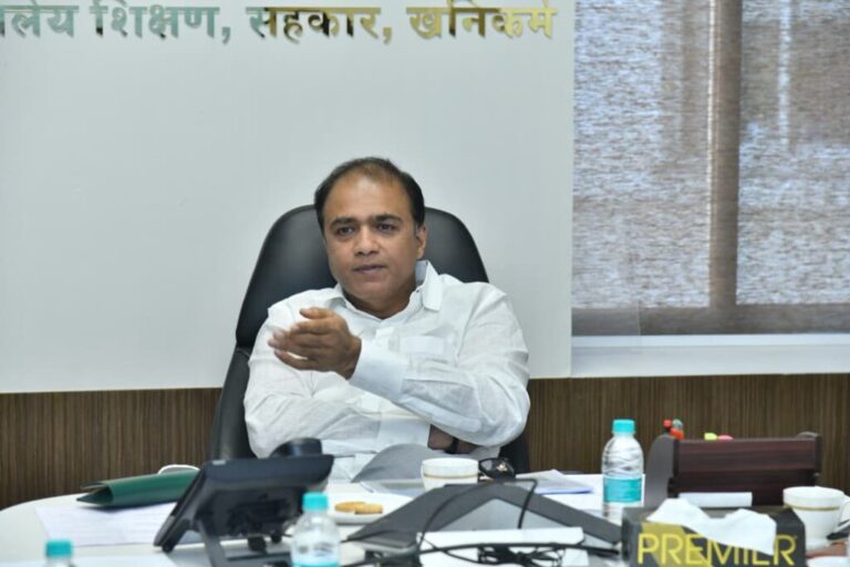 HBCXen8b0AAUe4b-1024x683