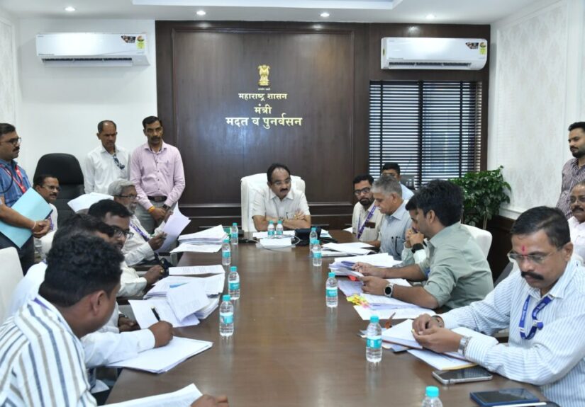 कोयना-प्रकल्पग्रस्तांच्या-प्रलंबित-प्रश्नांवर-मार्ग-काढण्यासाठी-बैठक-1024x683 (1)