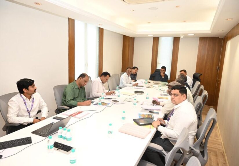 जळगाव-जिल्ह्यातील-केळी-पिकावर-आ-2-Copy-1024x683