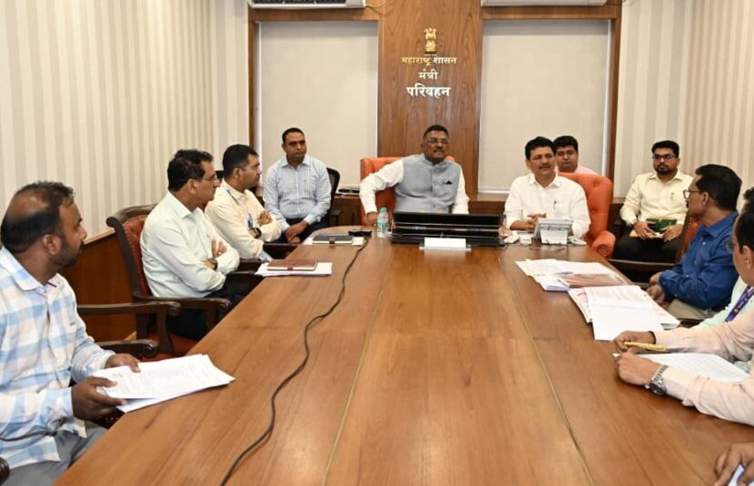 धाराशिव-येथे-५००-खाटांच्या-जिल्हा-रुग्णालय-कामाबाबत-बैठक-पालकमंत्री-प्रताप-सरनाईक-1-1024x532