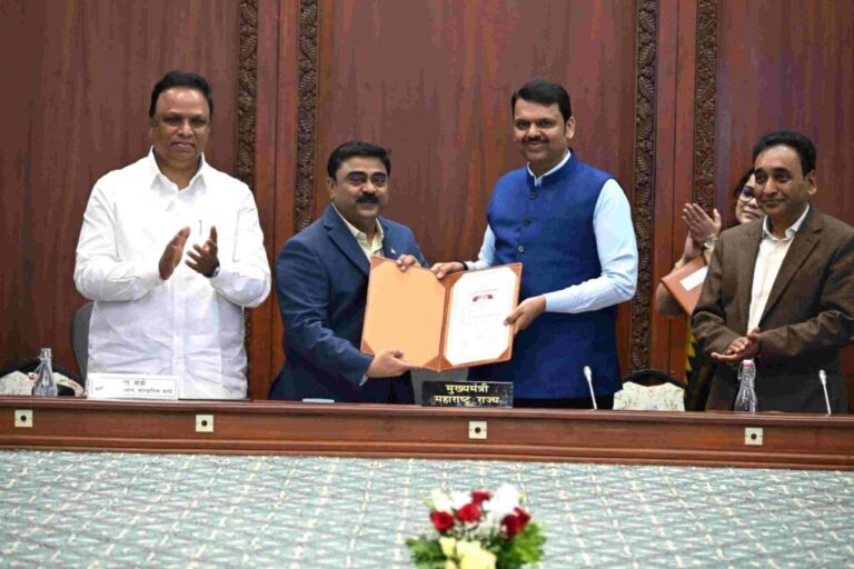 राज्यातील-१००००-पेक्षा-जास्त-मंजूर-पदसंख्या-असलेल्या-शासकीय-2-1024x683