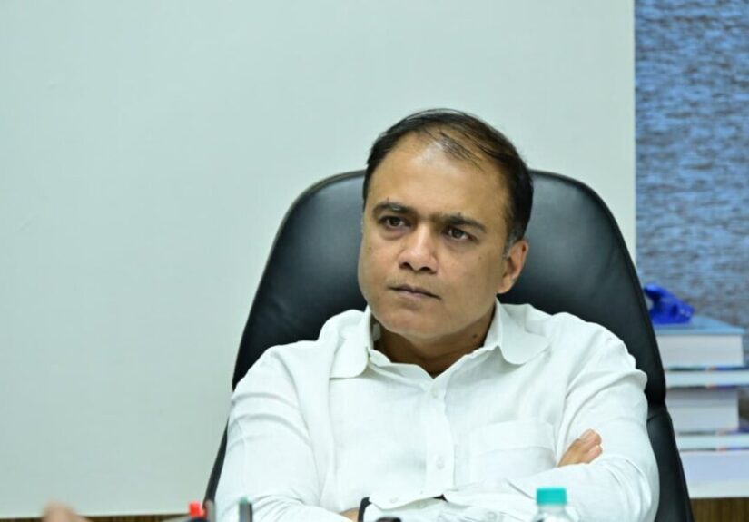 Pankaj Bhoyar plain Minister