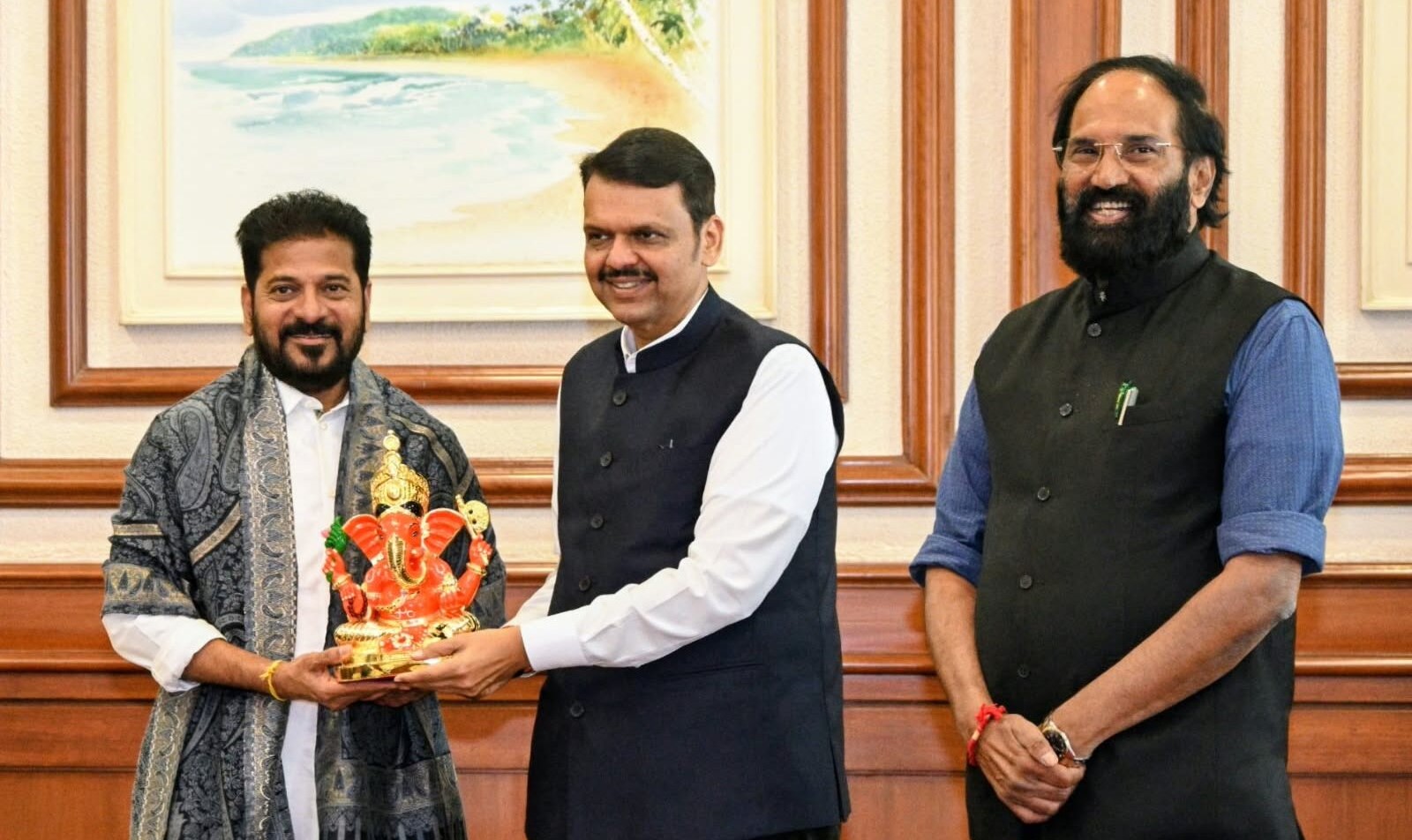 मा.मुख्यमंत्री-यांची-तेलंगणाचे-मुख्यमंत्री-रेवंथ-रेड्डी-आणि-शिष्टमंडळासोबत-बैठक-1-e1793006812473